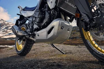 Quilla de aluminio de las Honda Transalp con E-Clutch