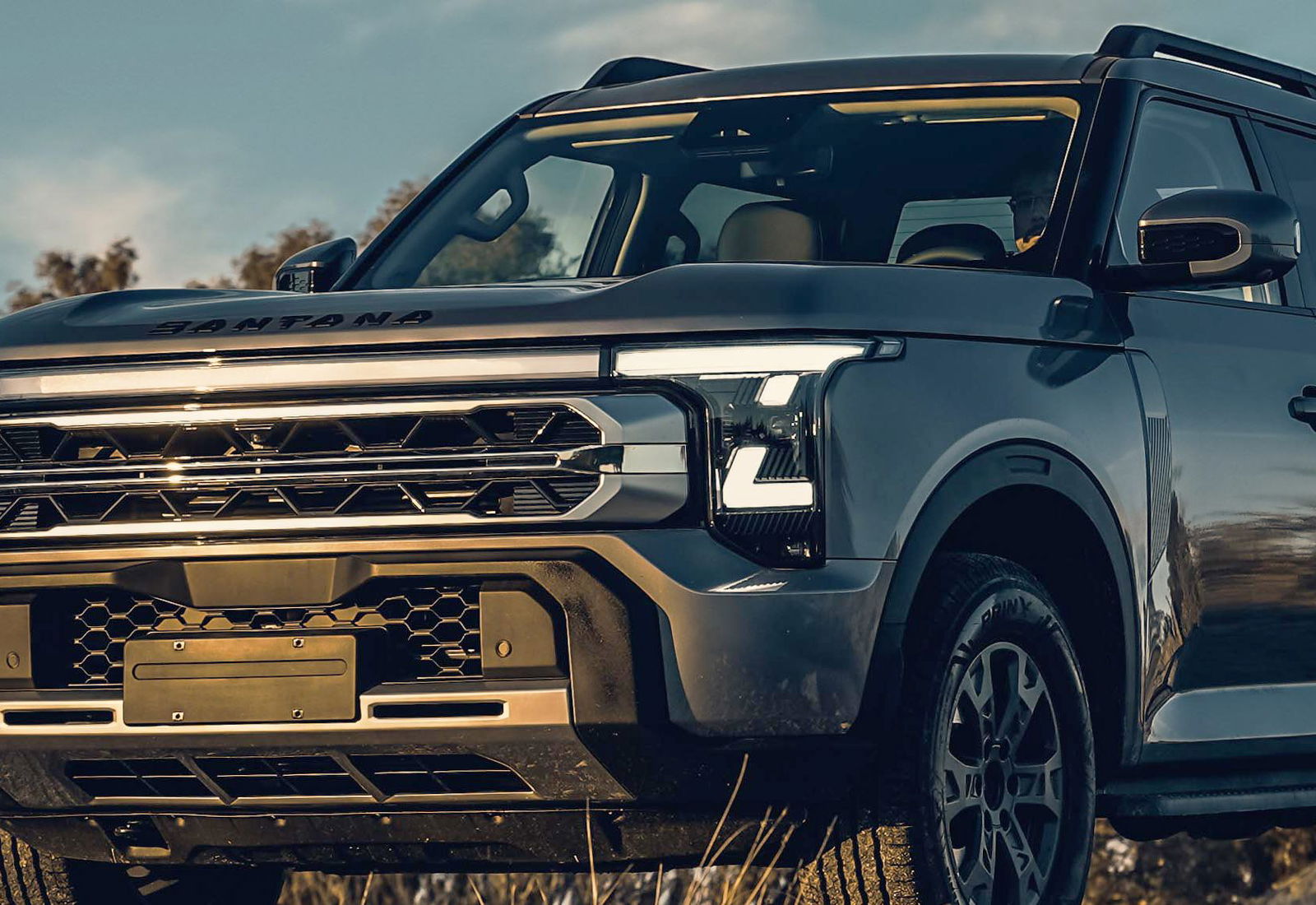 Lo último de Santana ya está aquí, un todoterreno diésel o híbrido enchufable con 5,4 metros de longitud ensamblado en España