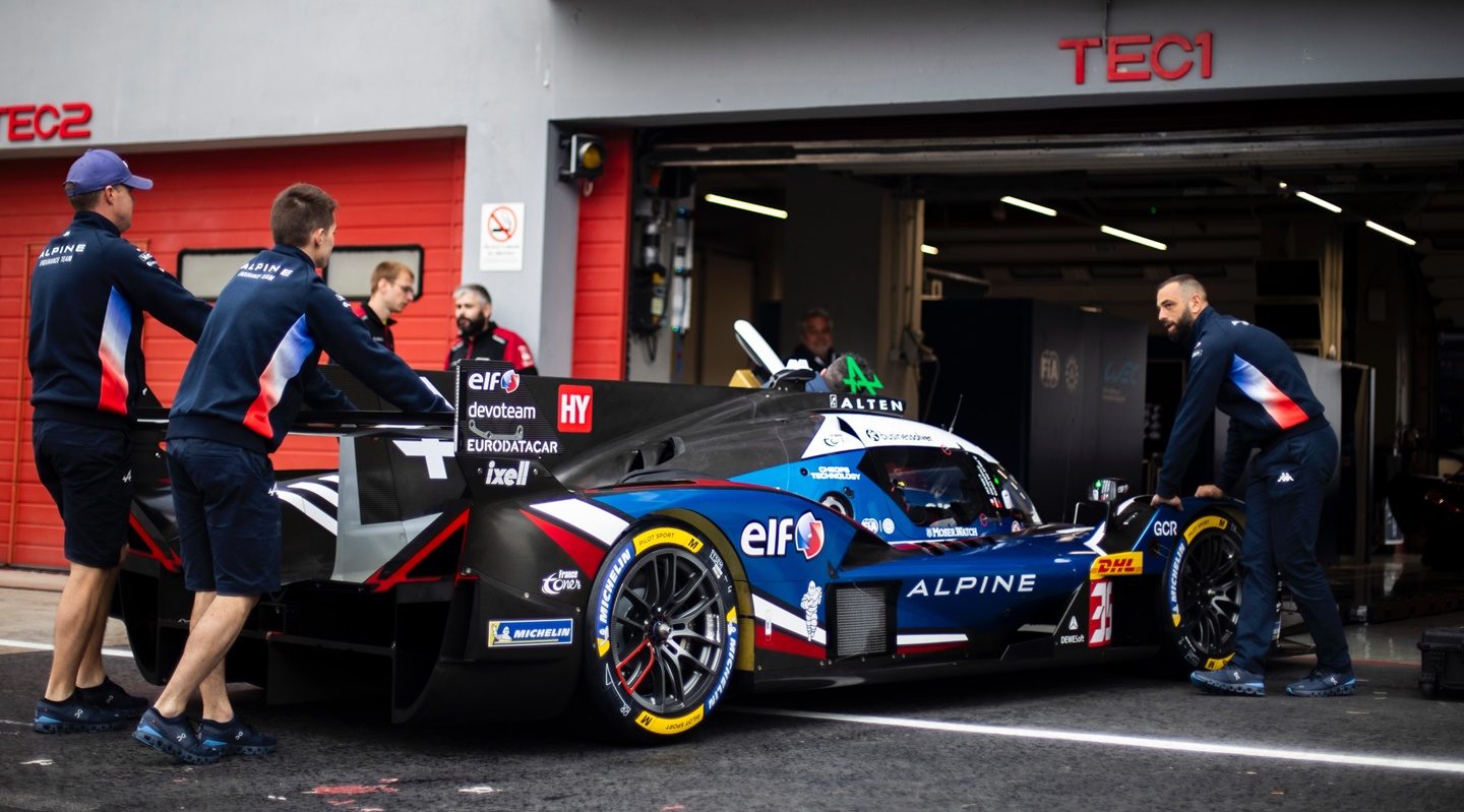 Alpine escucha ofertas para vender los A424 a un equipo privado
