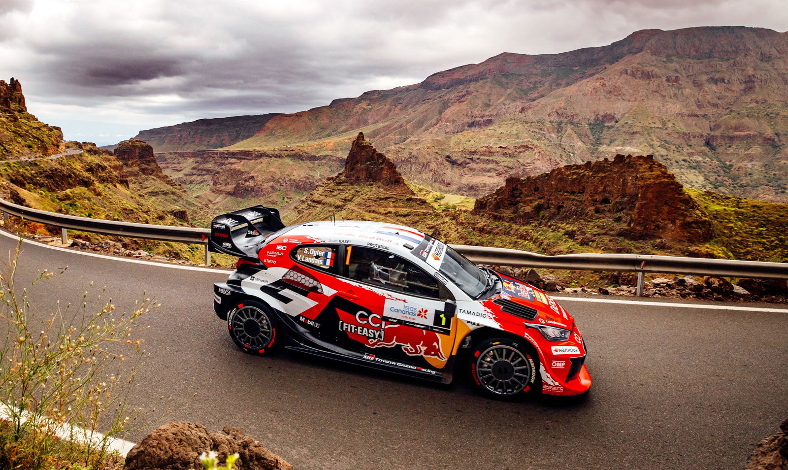 Rally Islas Canarias: Sébastien Ogier llega con 3,8 segundos de ventaja sobre Oliver Solberg al domingo