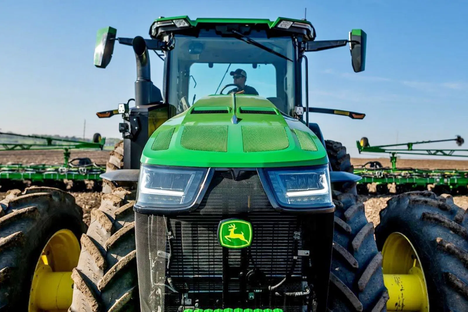 Compras el coche, o el tractor, pero no son tuyos: John Deere tendrá que pagar 99 millones a sus clientes y el caso sólo acaba de empezar