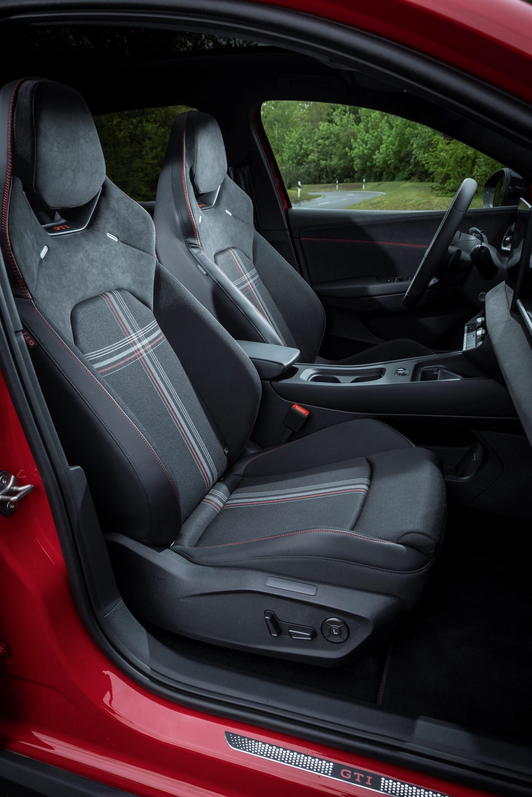 Volkswagen-ID.-Polo-GTI-primeros-datos-y-precio-32-6a0704f6b03e3-scaled.jpg