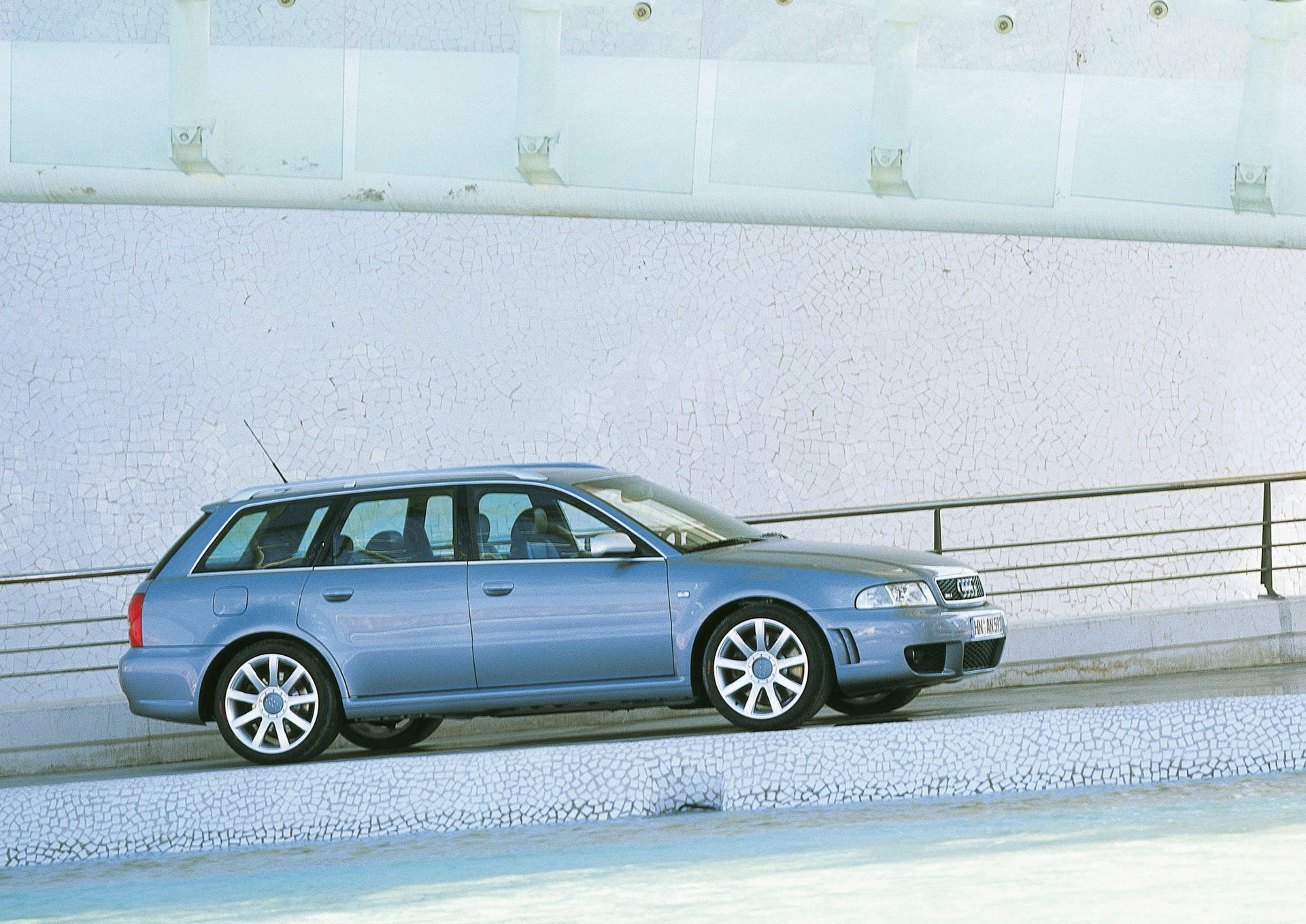 Audi-RS4-b5-avant-top-audis_7-6a2bb9d0b7