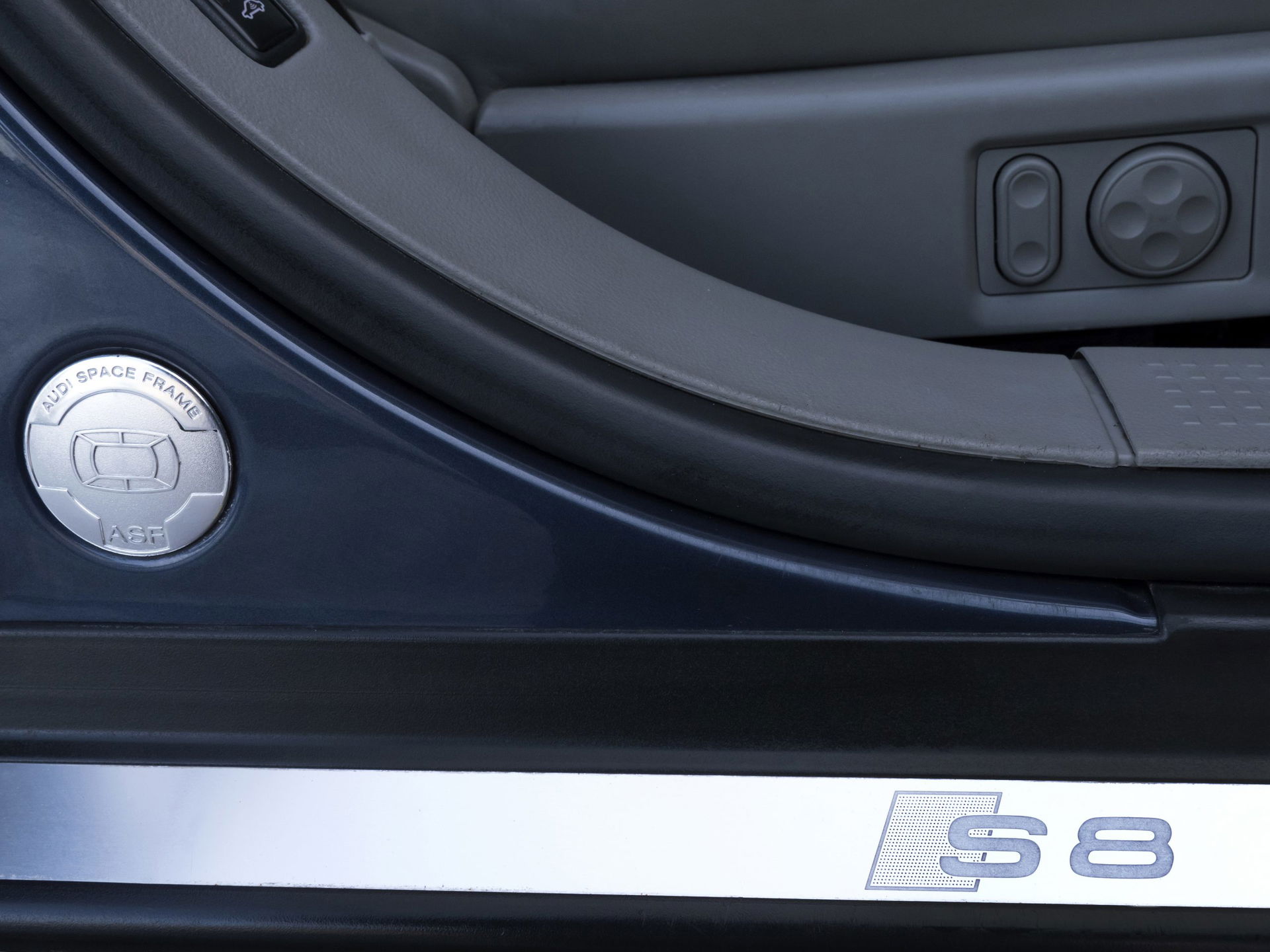 Audi-S8-D2-top-audis_12-6a2bb83a98446.jp