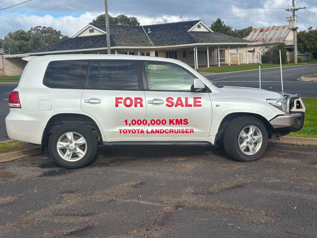 Se vende Toyota Land Cruiser con 999.999 km para que su próximo dueño lo lleve 6 toyota land cruiser 999999 km 1 6a8c454e94953
