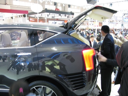 Honqi V12 SUV Concept, apuesta china contra el Touareg o el Cayenne