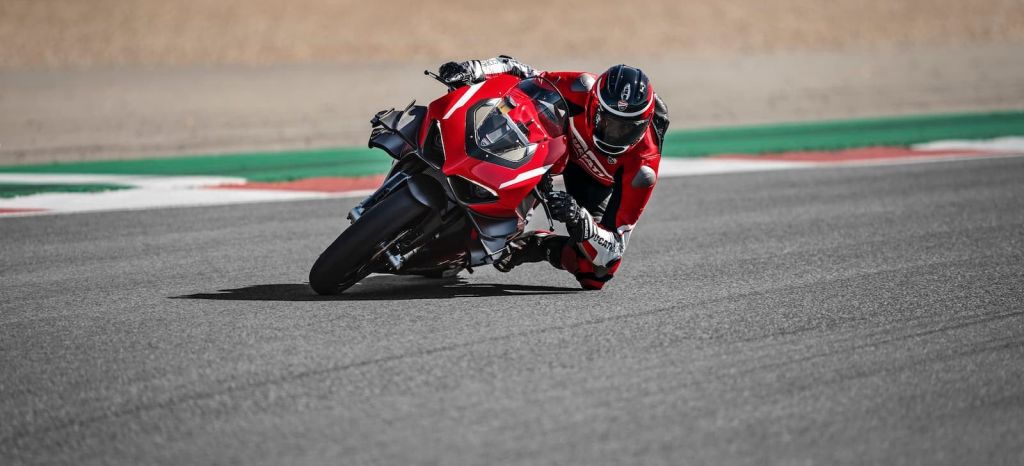 07 Ducati Superleggera V4 Action Uc145869 High thumbnail 07 Ducati Superleggera V4 Action Uc145869 High thumbnail