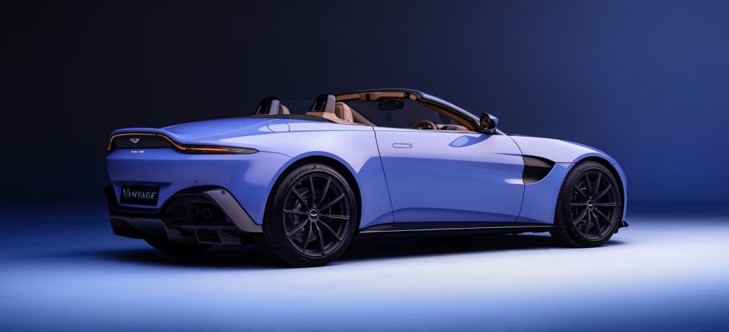 Aston Martin Vantage Roadster 0220 004 thumbnail Aston Martin Vantage Roadster 0220 004 thumbnail