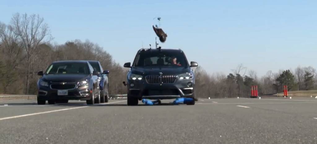 El BMW X1 pincha en la prueba de detección de peatones del IIHS estadounidense (+vídeo) El BMW X1 pincha en la prueba de detección de peatones del IIHS estadounidense (+vídeo)