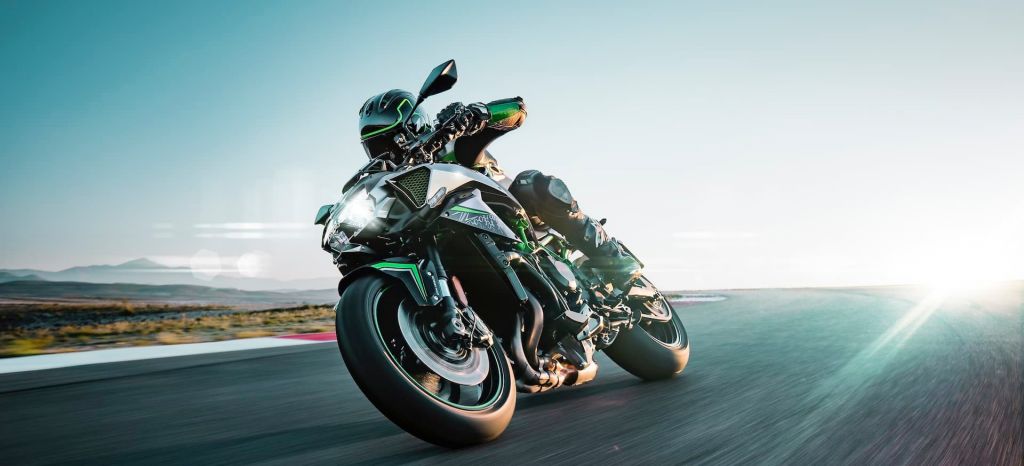 Kawasaki Z H2 Hi 20my Zh2 Shot 1 thumbnail Kawasaki Z H2 Hi 20my Zh2 Shot 1 thumbnail