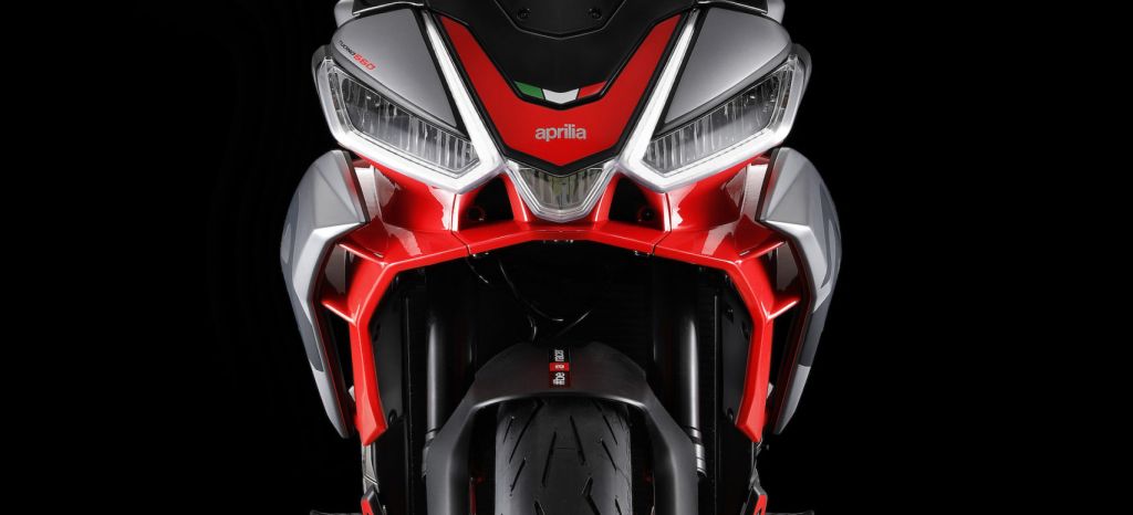 Moto Aprilia Tuono 660 15 thumbnail Moto Aprilia Tuono 660 15 thumbnail