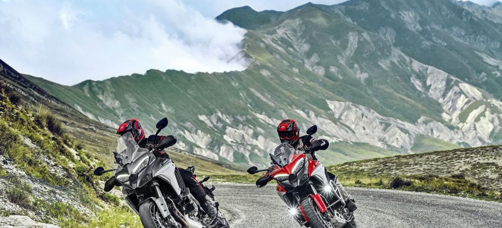Moto Ducati Multistrad V4 Action thumbnail Moto Ducati Multistrad V4 Action thumbnail
