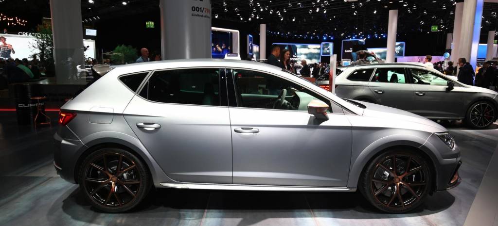 El SET León Cupra R se presenta en el Salón de Frankfurt con 310 CV, una nueva aerodinámica y una mejor puesta a punto El SET León Cupra R se presenta en el Salón de Frankfurt con 310 CV, una nueva aerodinámica y una mejor puesta a punto