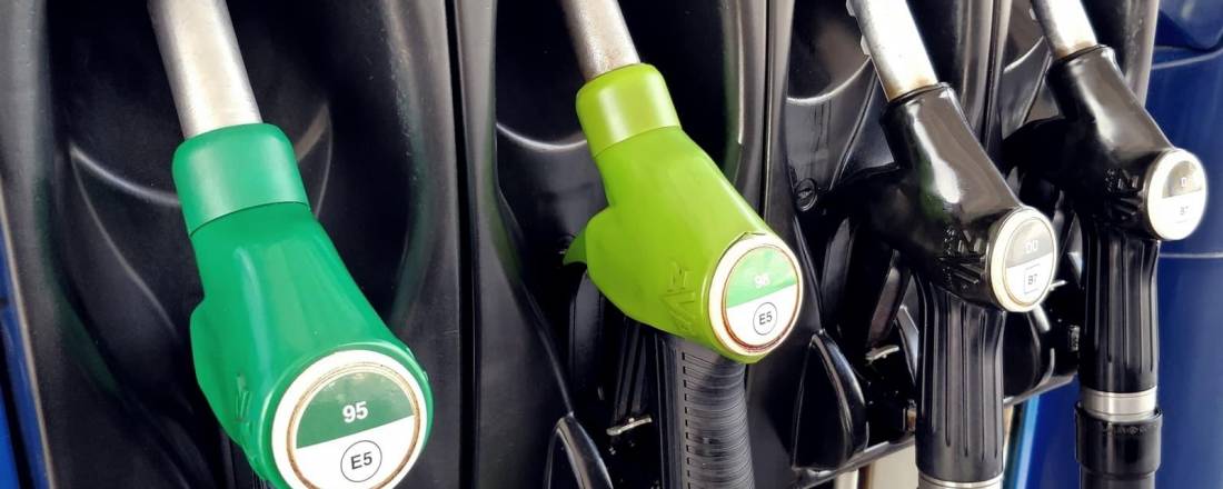 Gasolina Diesel Surtidor Repostaje 0119 01 thumbnail Gasolina Diesel Surtidor Repostaje 0119 01 thumbnail