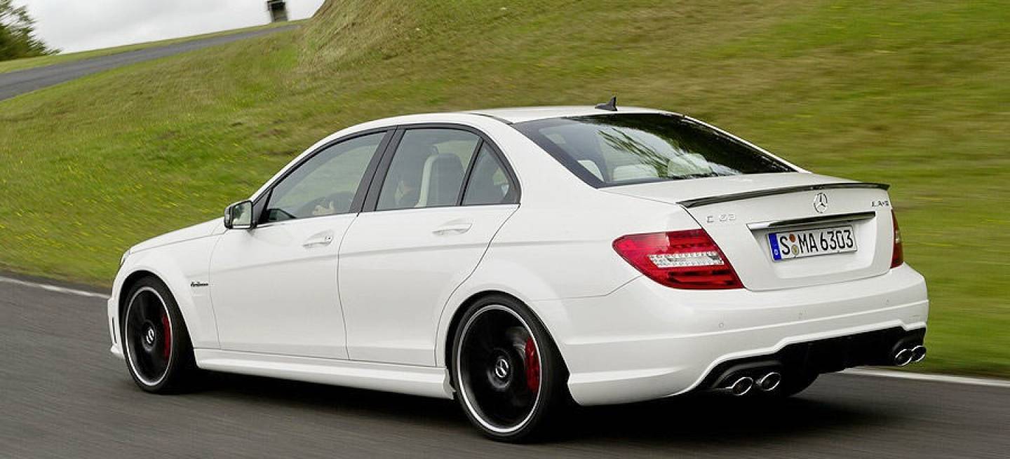 02-2012-mercedes-benz-c63-leak