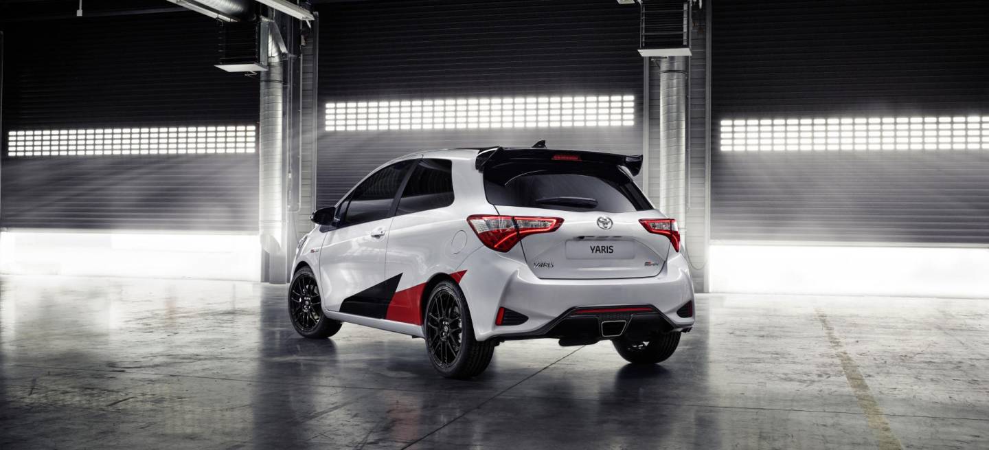 02-yaris-grmn-34rear-final