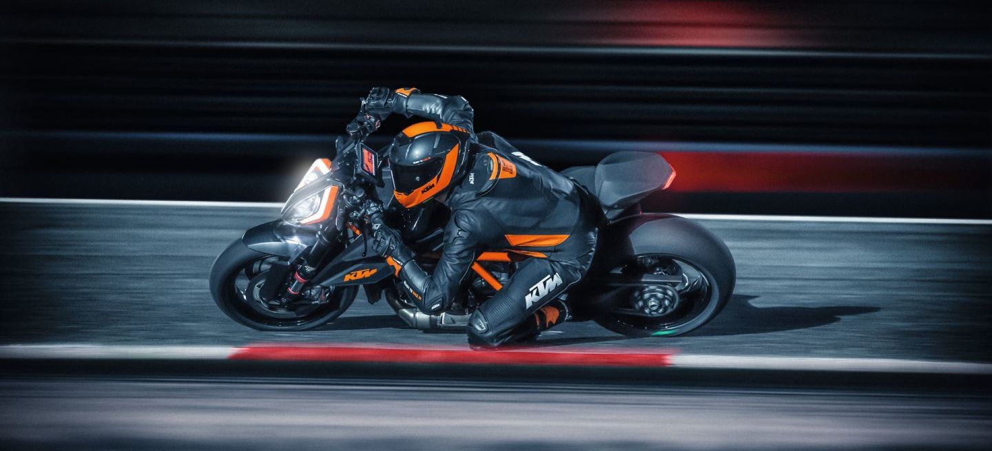 03 Ktm 1290 Super Duke R My20 Action 4 03 Ktm 1290 Super Duke R My20 Action 4