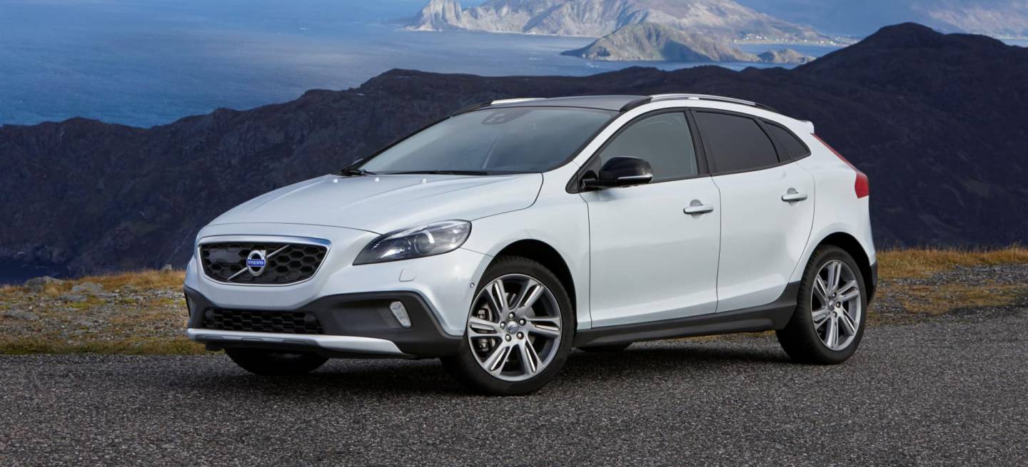 141587_Volvo_V40_Cross_Country