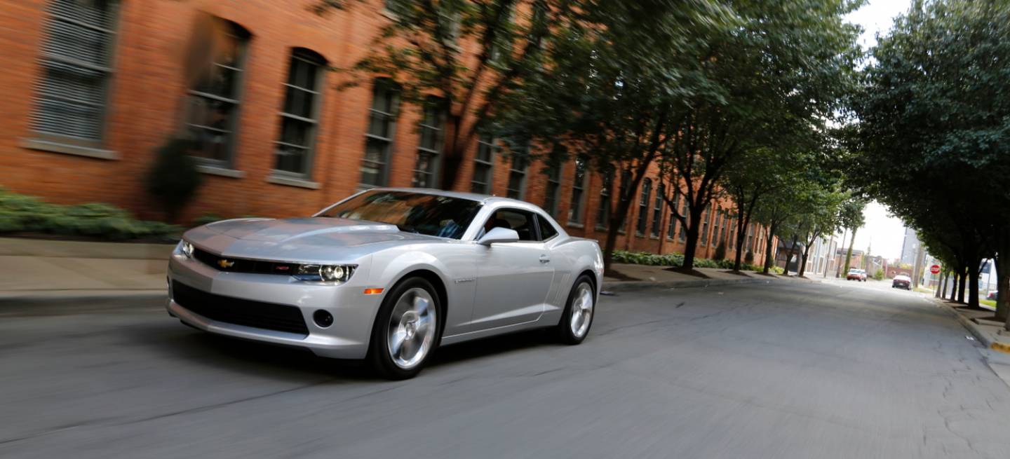The 2015 Camaro features a standard 3.6L V6 with 323 horsepower.