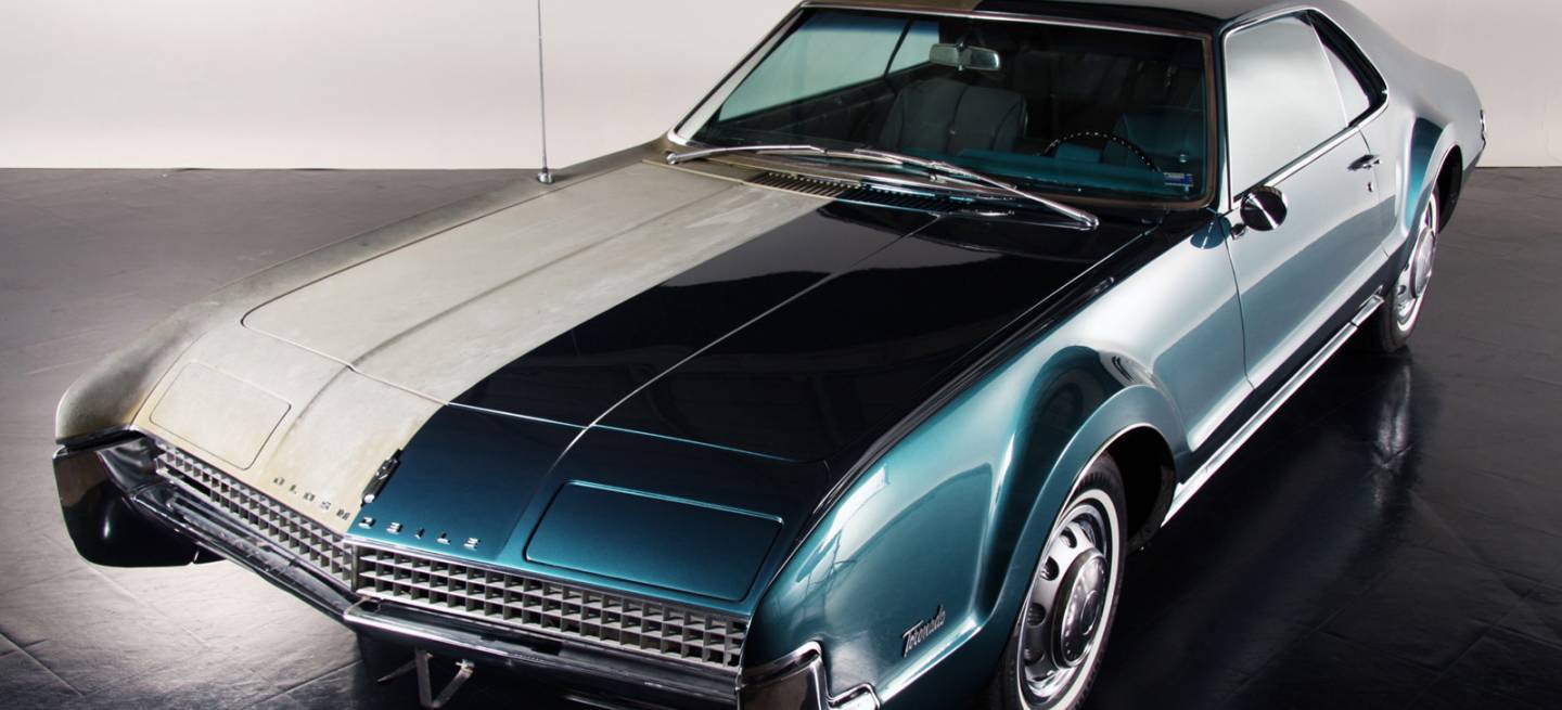 1967 Oldsmobile Toronado Half and Half por Precision Restorations