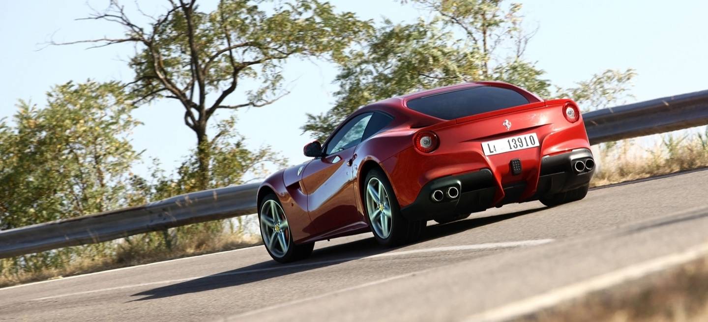2013-Ferrari-F12berlinetta-230515-00