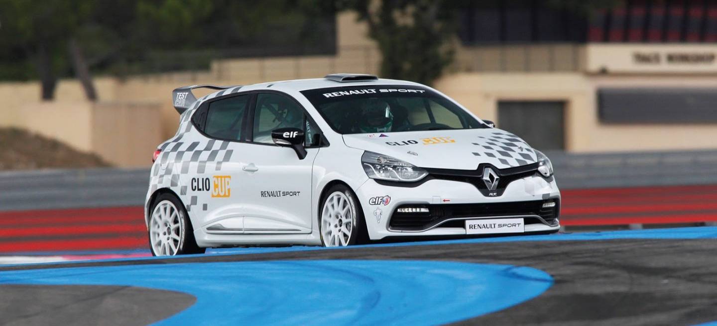 2013-Renault-Clio-RS-Cup-01