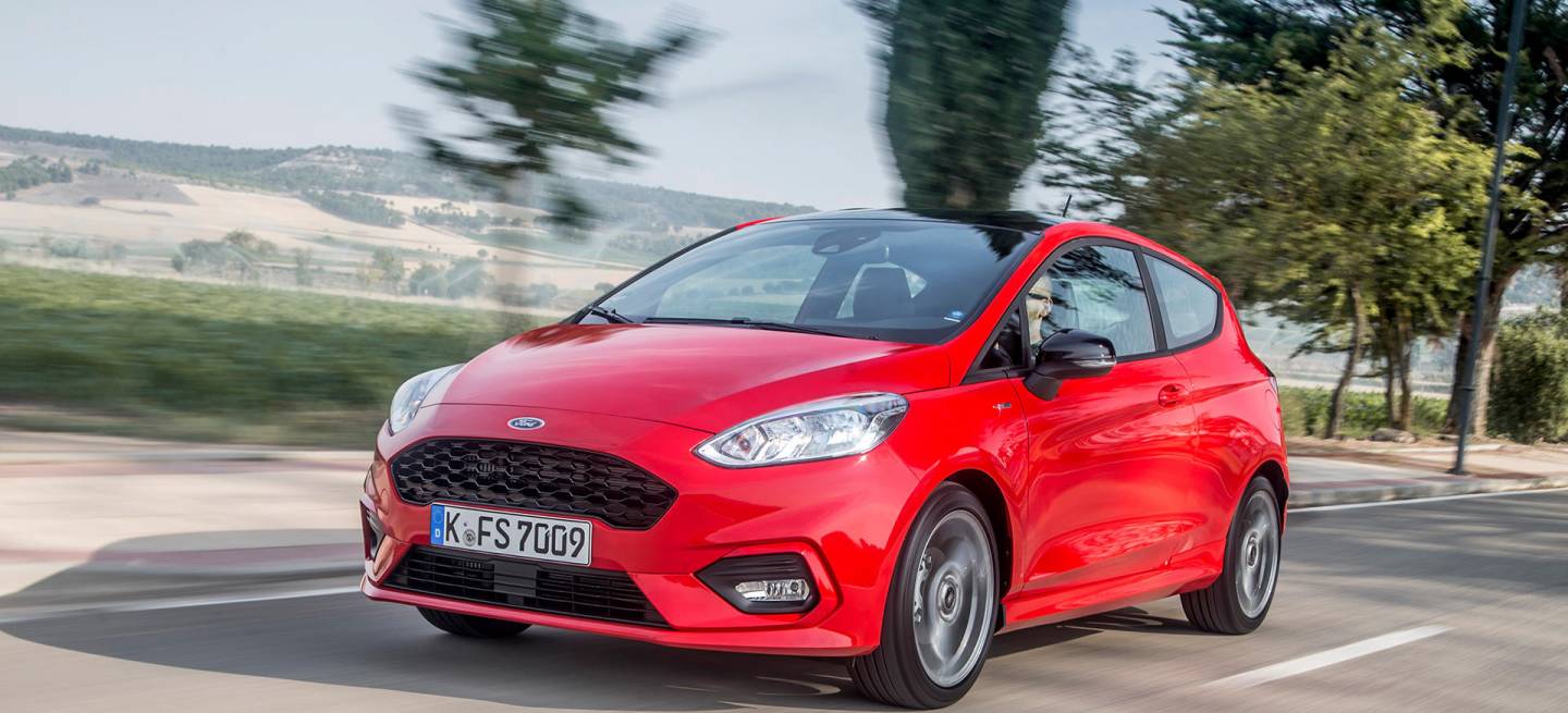 2017_Ford_Fiesta_ST-Line_Race_Red_037
