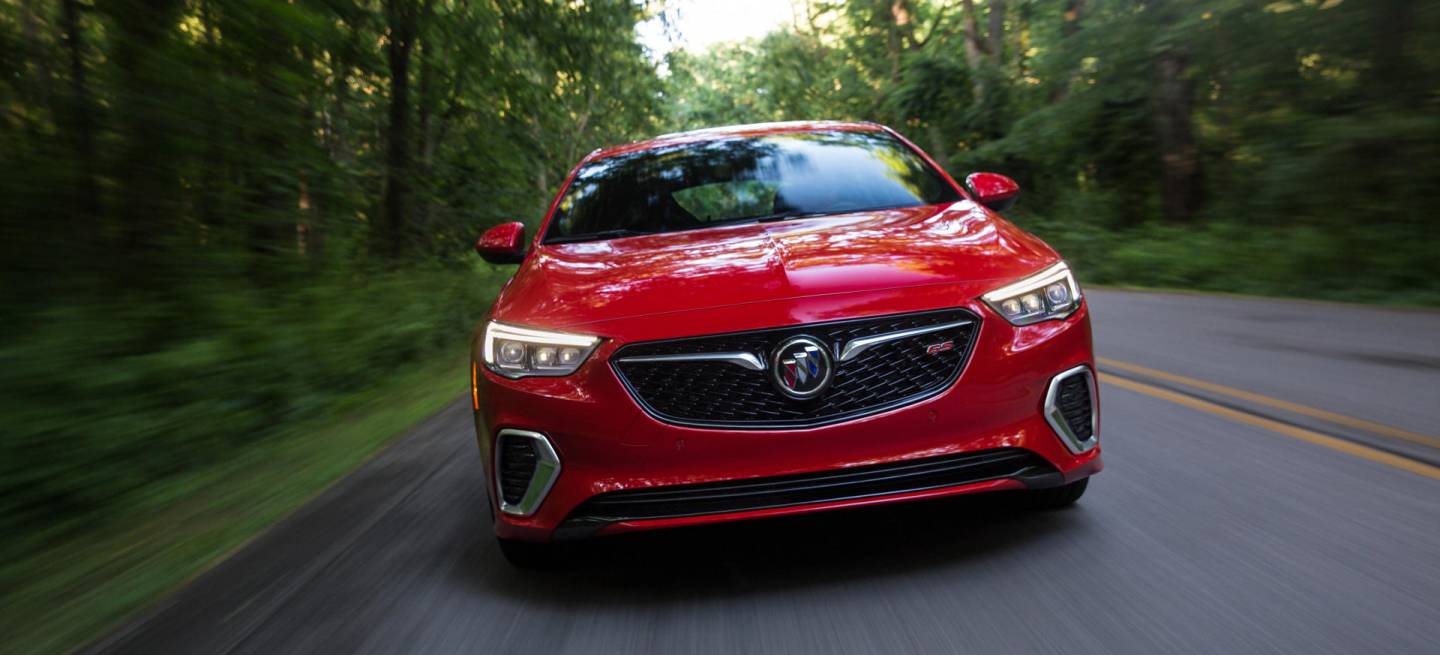 2018-Buick-Regal-GS-027