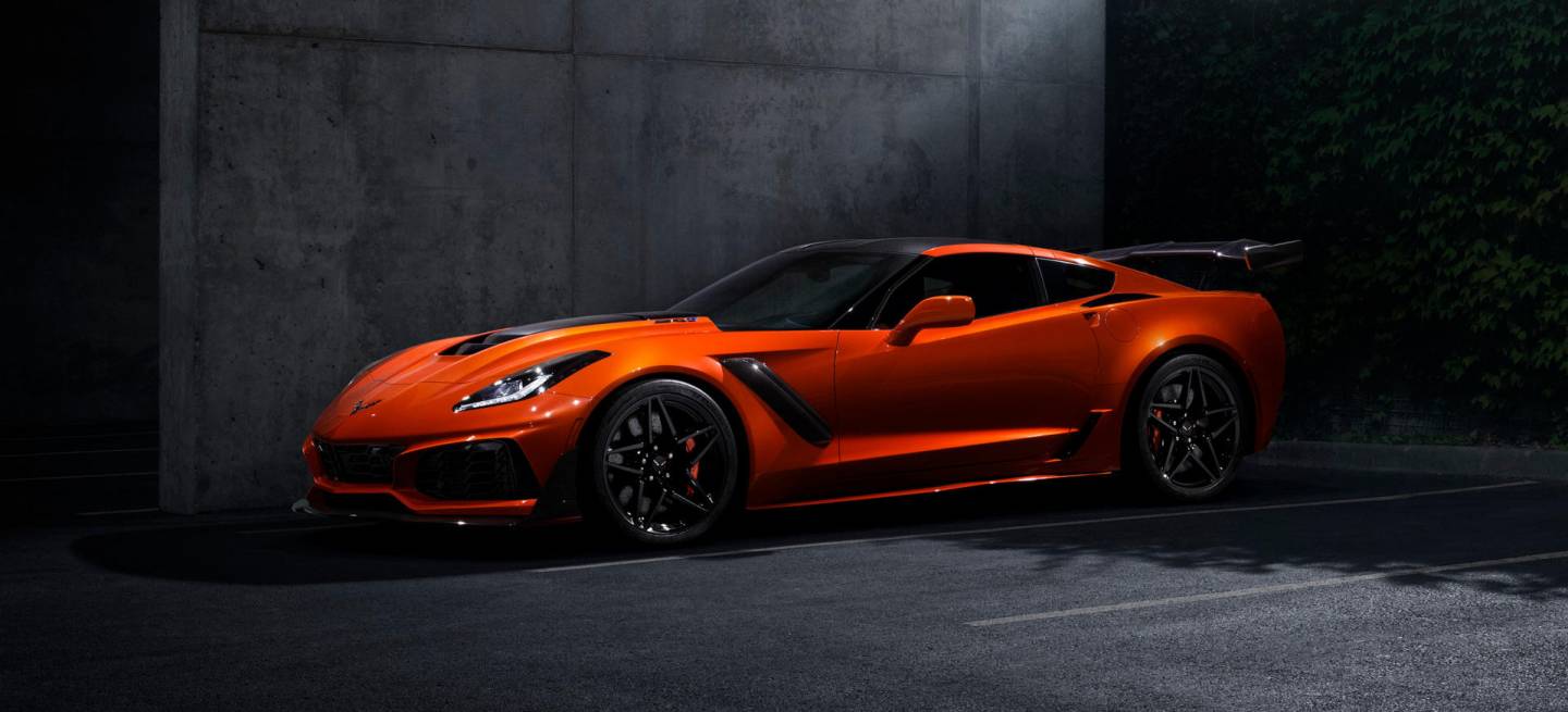 2019-Chevrolet-Corvette-ZR1-002