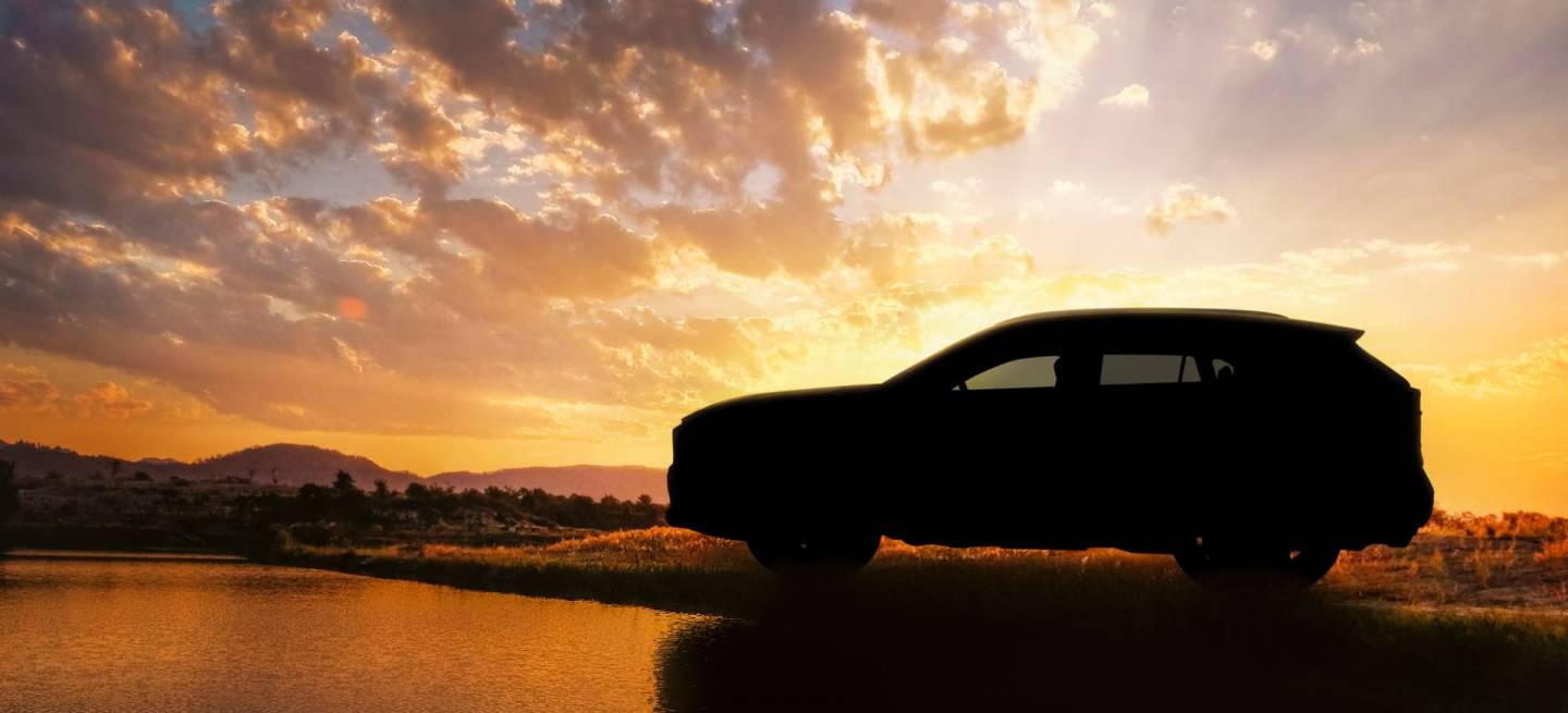 2019_toyota_rav4_teaser_ad32f36e3568dc38cb8594f1ab8b0717f2d8d3c0