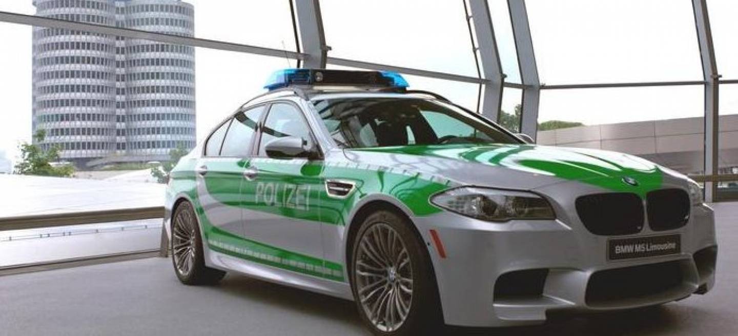 BMW-M5-F10-Polizei-2012-Bayern-Autobahn-portada