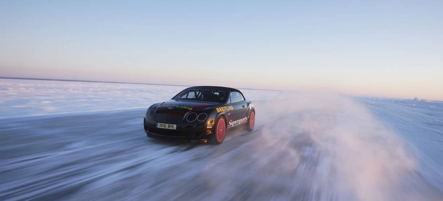 Bentley vuelve a superar el récord de velocidad sobre hielo