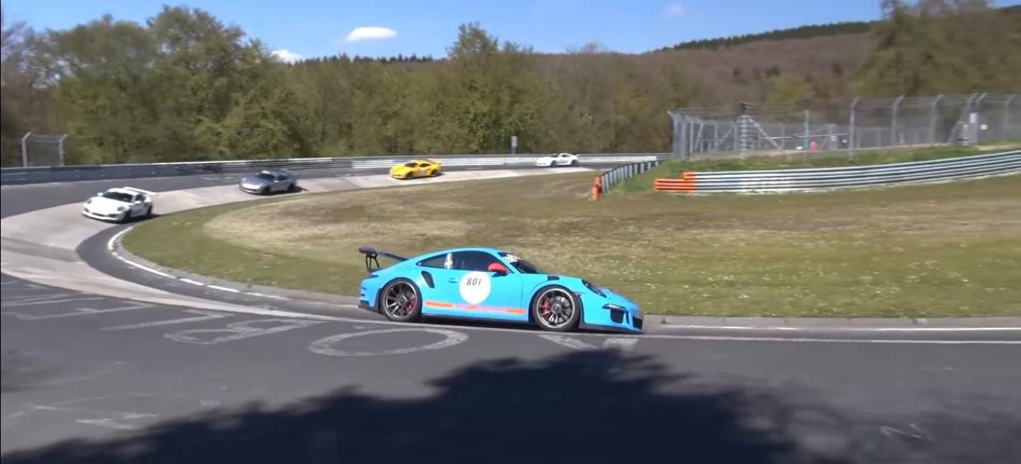 convoy-porsche-911-gt3-rs-nurburgring
