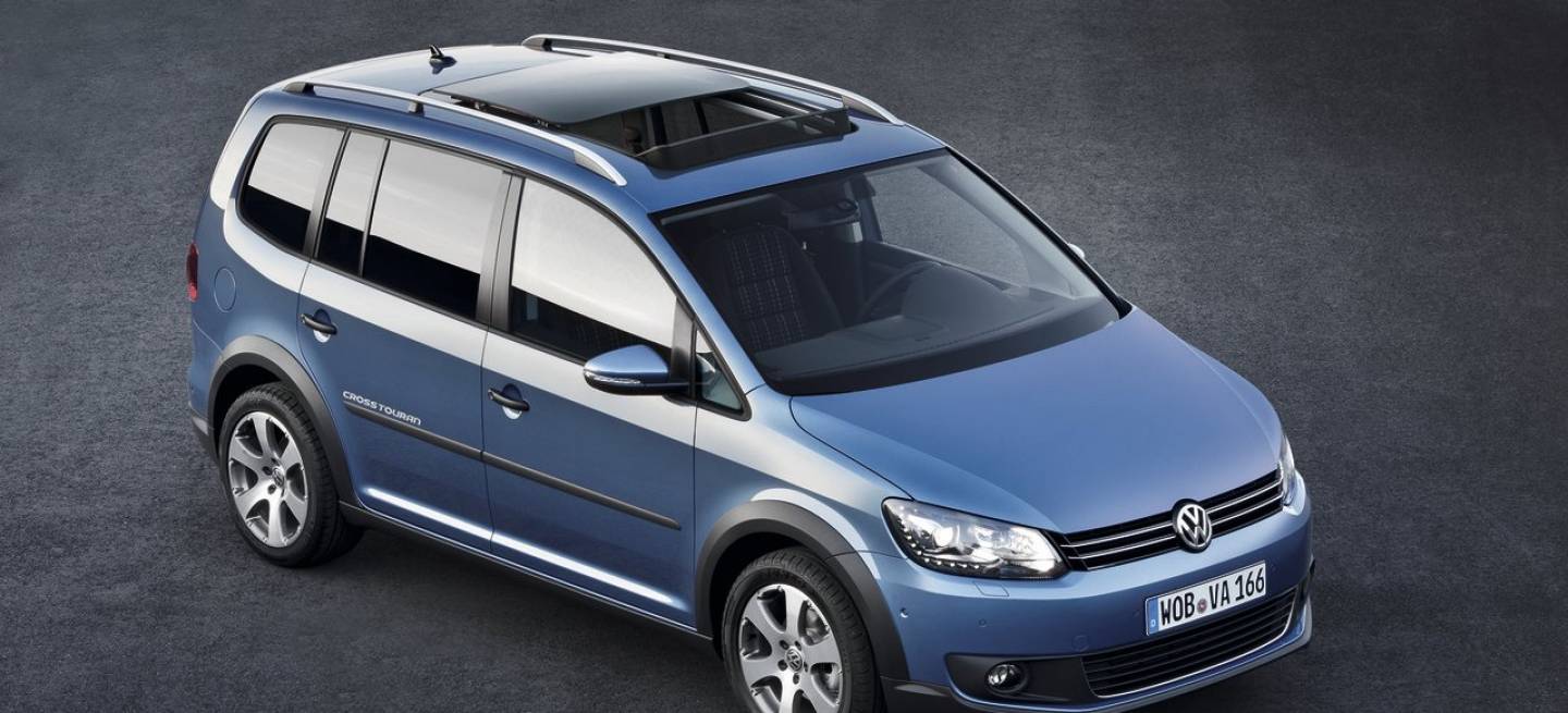 Volkswagen Cross Touran 2011