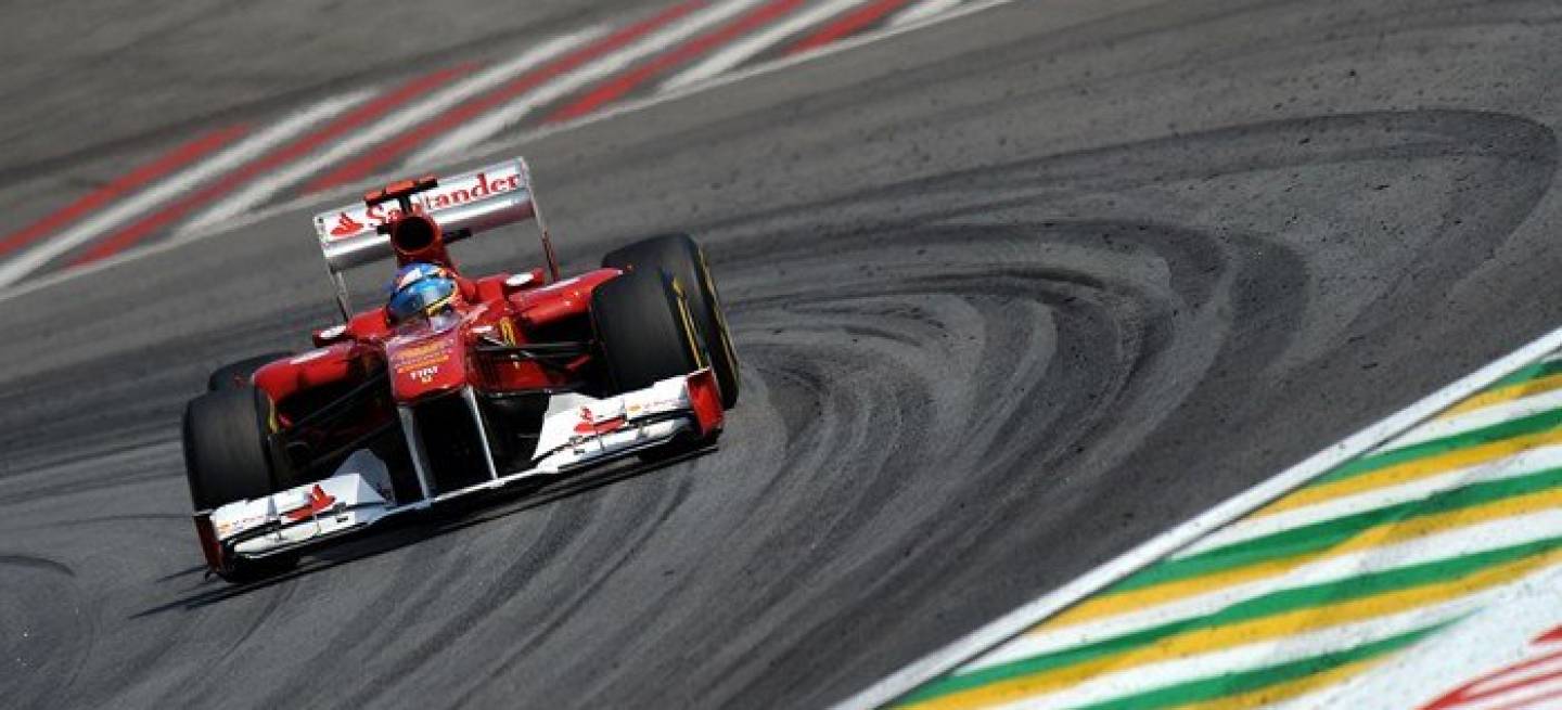 Fernando_Alonso_Ferrari_GP_Brasil_2011_01