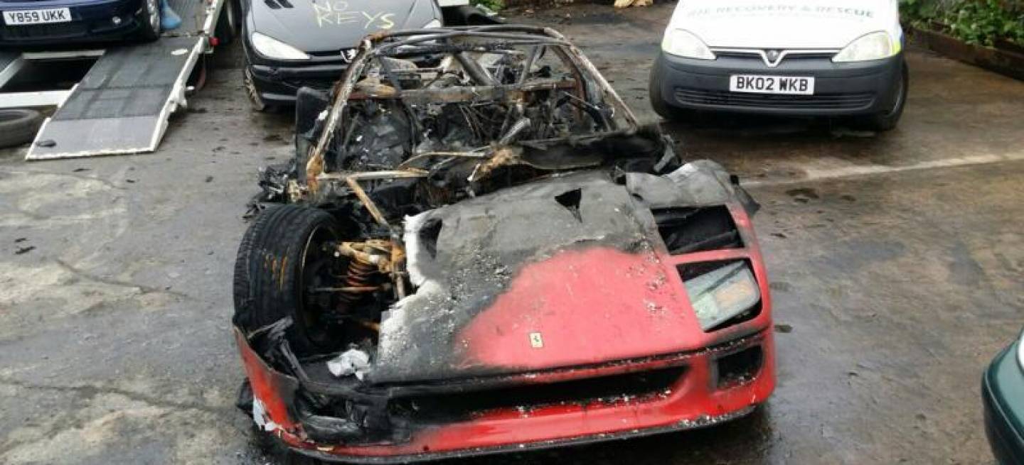 ferrari-f40-arde-tras-restaurarlo_1
