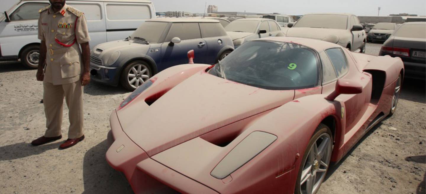 Ferrari_Enzo_Dubai_abandoned_03