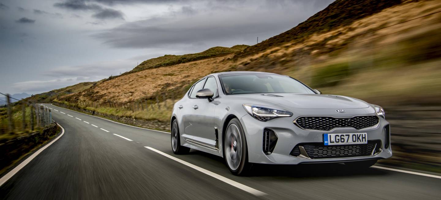 Kia Stinger GTS grey_025