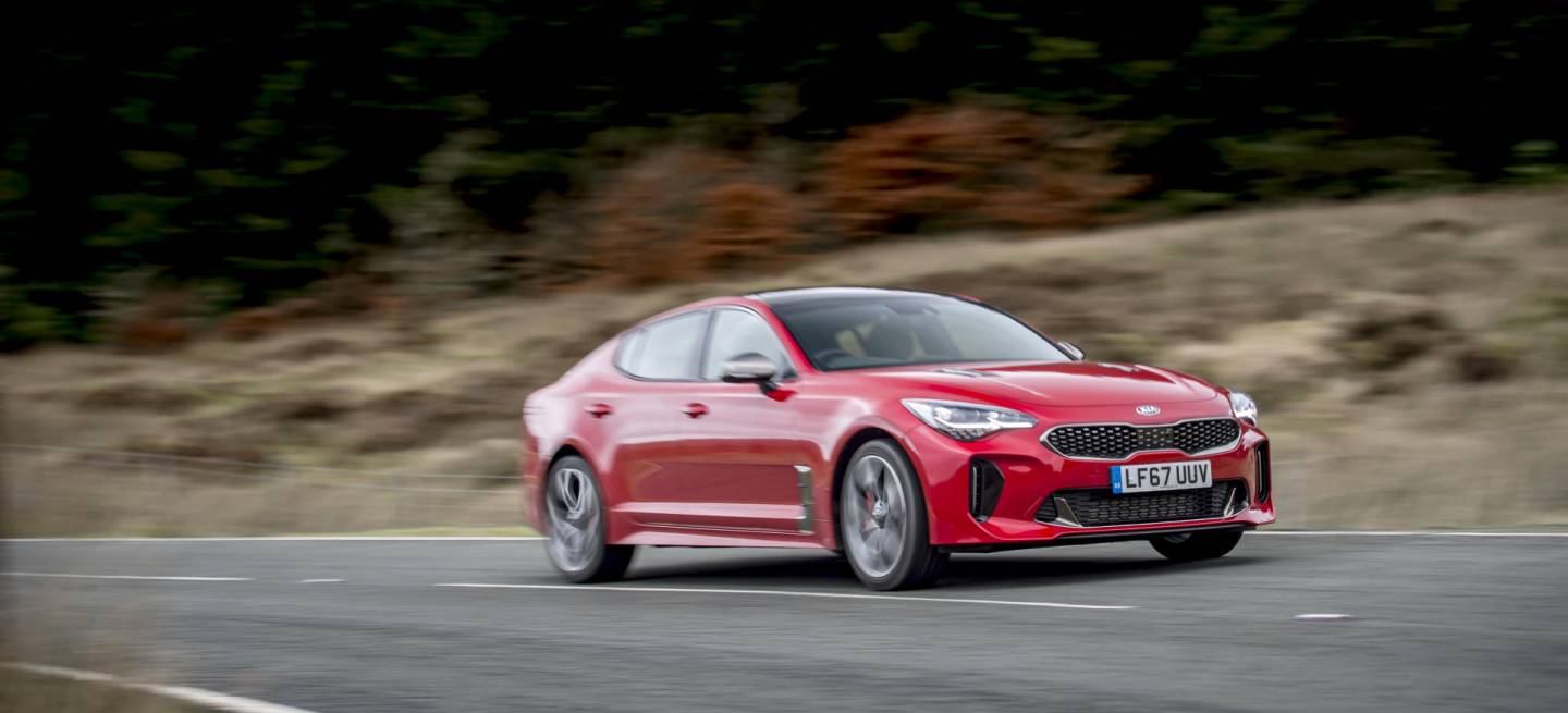 Kia Stinger GTS red_041