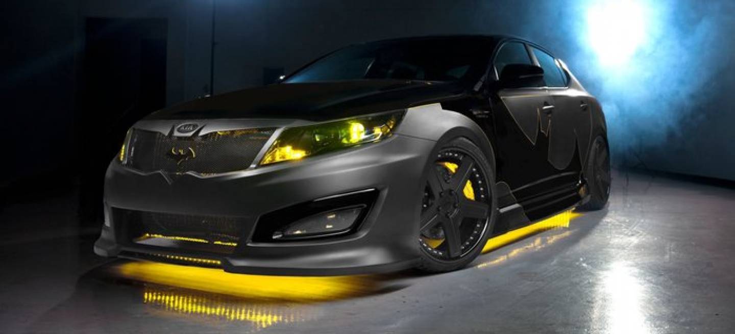 Kia_Optima_Batmovil_1