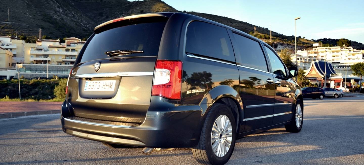 Lancia-Voyager-1280-Prueba-Diariomotor-18