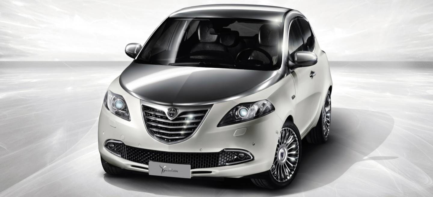 Lancia_Ypsilon_Diamond_2011-1