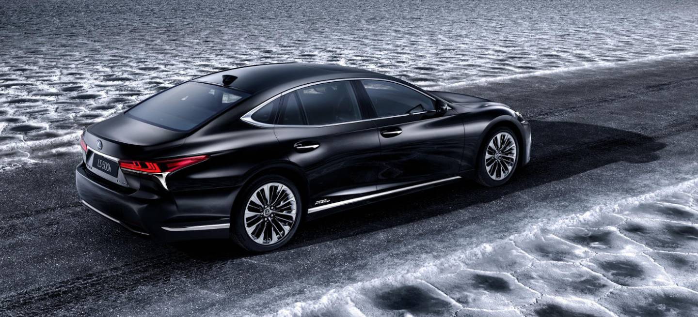 Lexus_LS_500h_teaser_6D3771BCFF4C83032A46BF9E47821403E54E6868