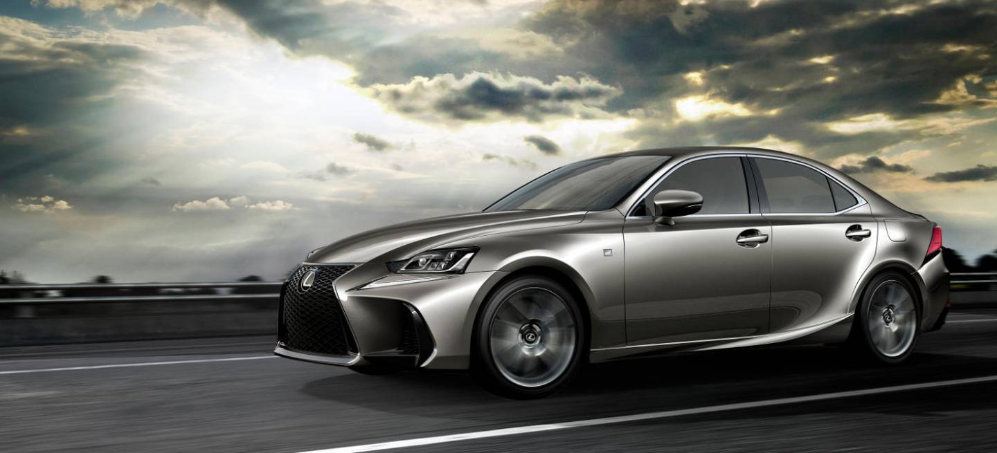 Lexus_is_2017_DM_1