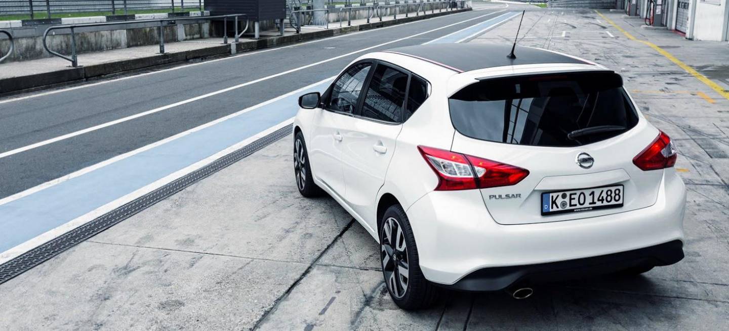 Nissan_Pulsar_Sport_Edition_DM_2015_2