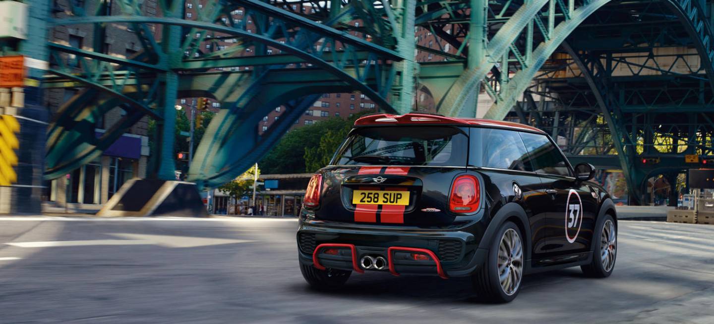 p90243220_highres_mini-cooper-s-3-door