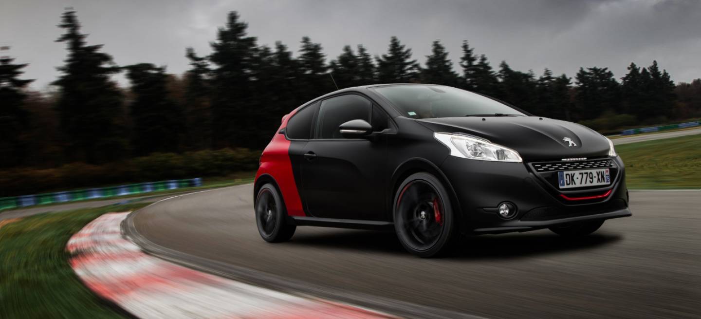 PEUGEOT_208GTI30th_000