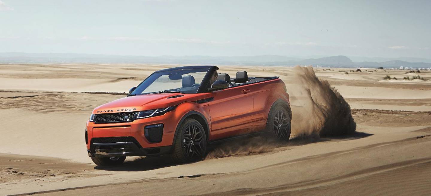 RR_EVQ_Convertible_Driving_Sand_091115_10