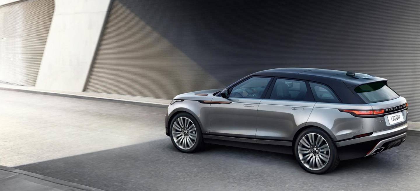 RR_Velar_18MY_278_GLHD_Location_Static_010317