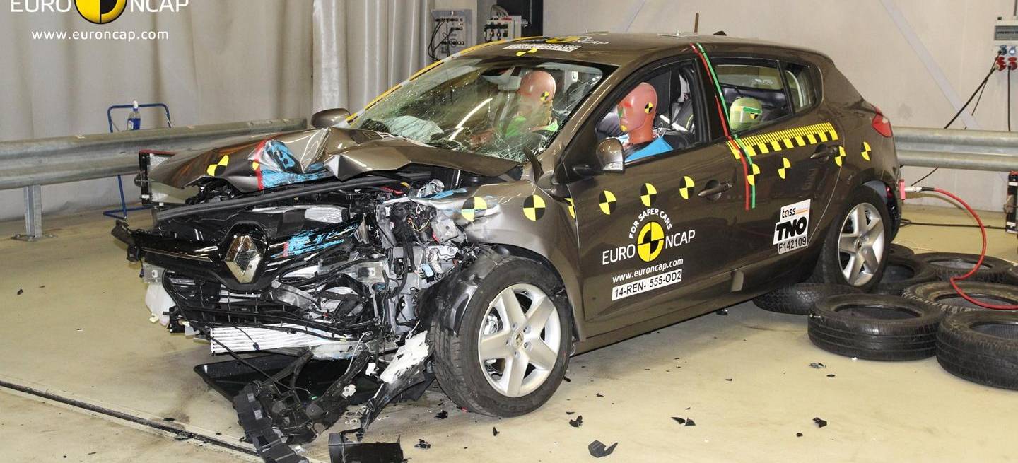 Renault-megane-iii-euroncap-0216-00